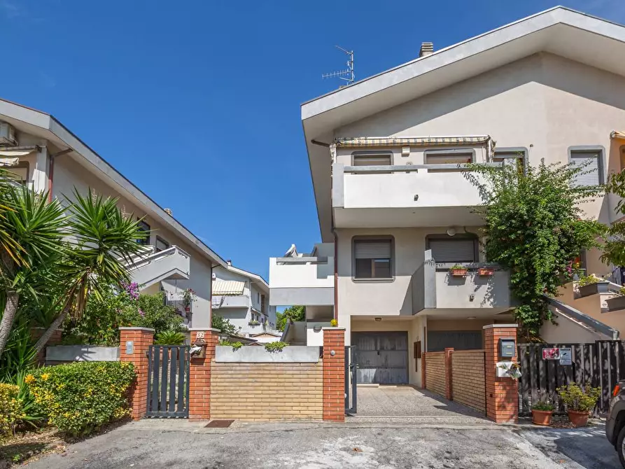 Immagine 2 di Casa semindipendente in vendita  in via tommaso bruni 32 a Francavilla Al Mare