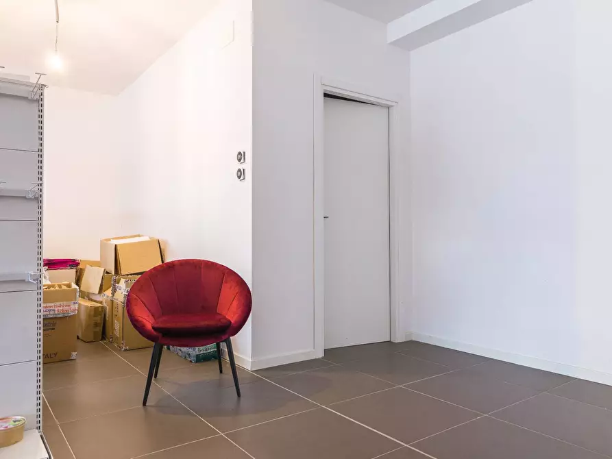 Immagine 9 di Ufficio in vendita  in via chemnitz 5/3 a Prato