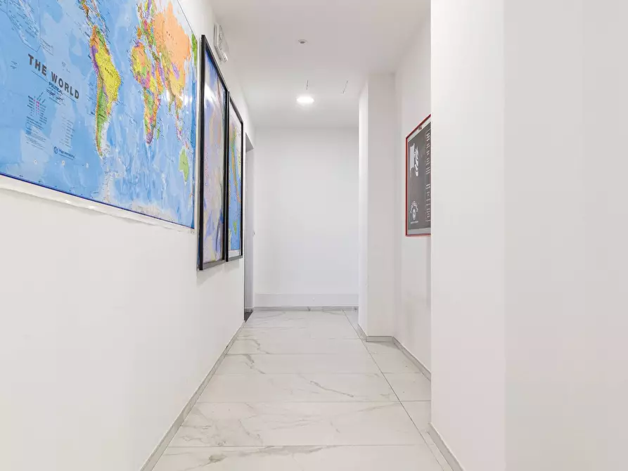 Immagine 13 di Ufficio in vendita  in via chemnitz 5/3 a Prato