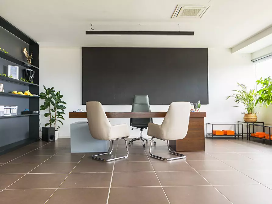 Immagine 3 di Ufficio in vendita  in via chemnitz 5/3 a Prato