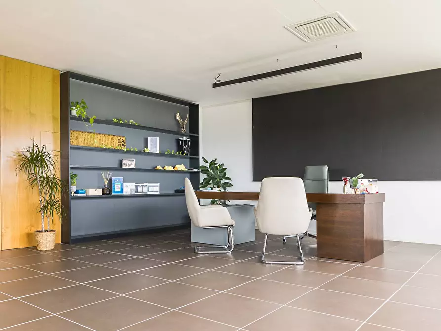 Immagine 4 di Ufficio in vendita  in via chemnitz 5/3 a Prato