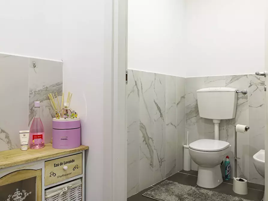 Immagine 16 di Ufficio in vendita  in via chemnitz 5/3 a Prato