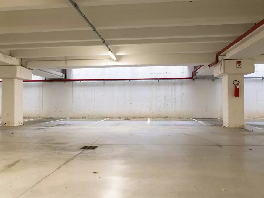 Immagine 29 di Ufficio in vendita  in via chemnitz 5/3 a Prato