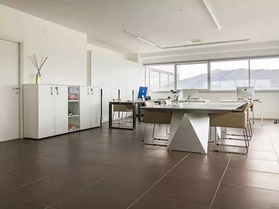 Immagine 1 di Ufficio in vendita  in via chemnitz 5/3 a Prato