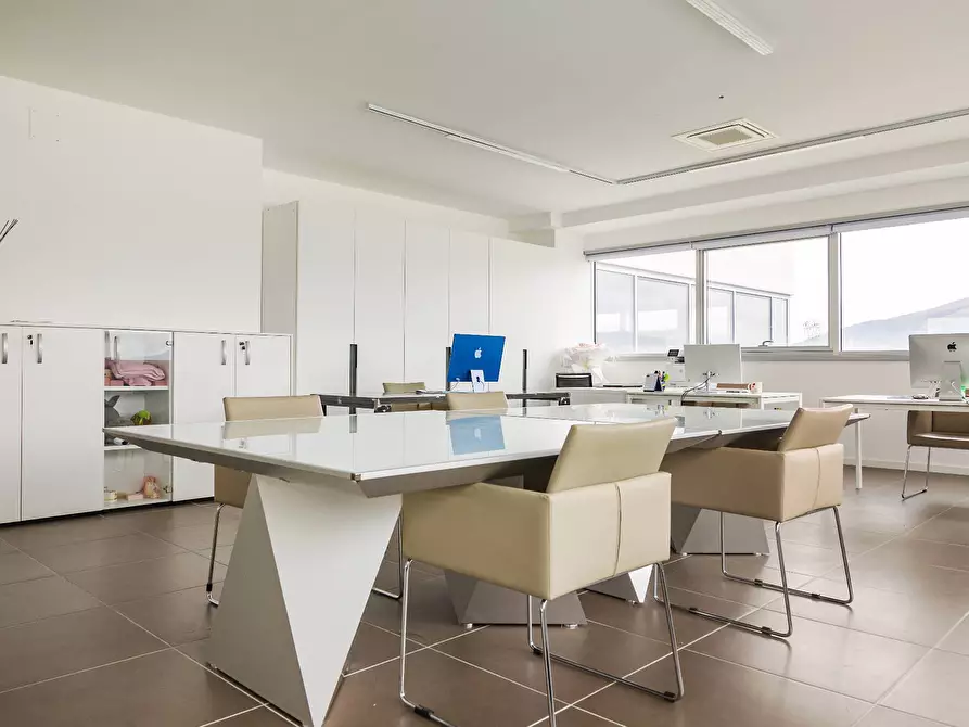 Immagine 4 di Ufficio in vendita  in via chemnitz 5/3 a Prato