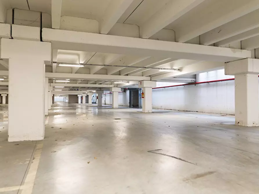 Immagine 19 di Ufficio in vendita  in via chemnitz 5/3 a Prato