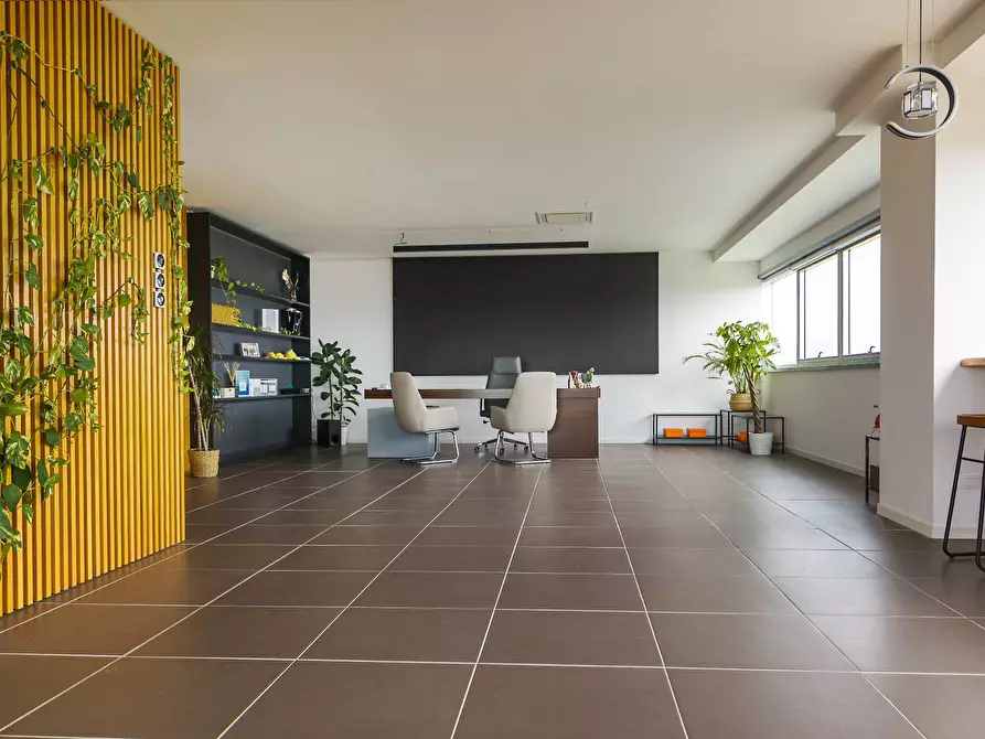 Immagine 26 di Ufficio in vendita  in via chemnitz 5/3 a Prato