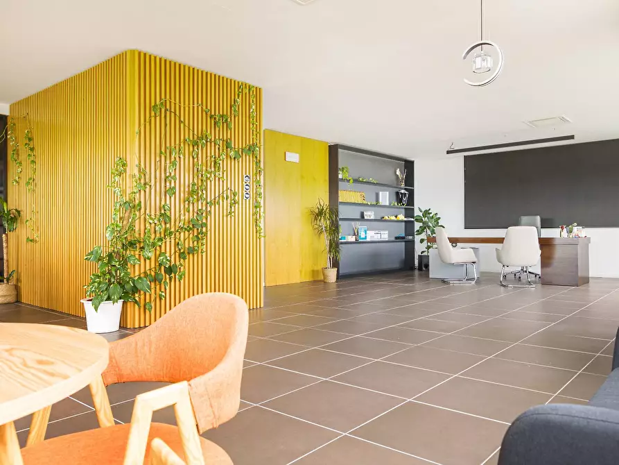 Immagine 31 di Ufficio in vendita  in via chemnitz 5/3 a Prato