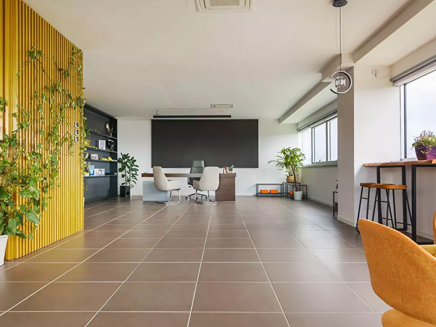 Immagine 32 di Ufficio in vendita  in via chemnitz 5/3 a Prato