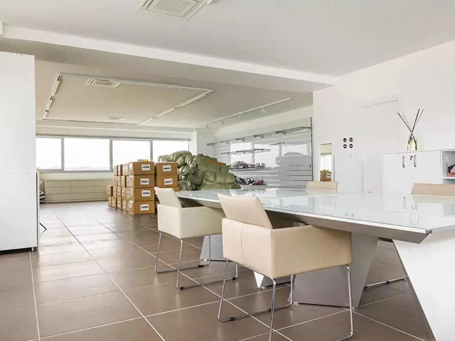 Immagine 52 di Ufficio in vendita  in via chemnitz 5/3 a Prato