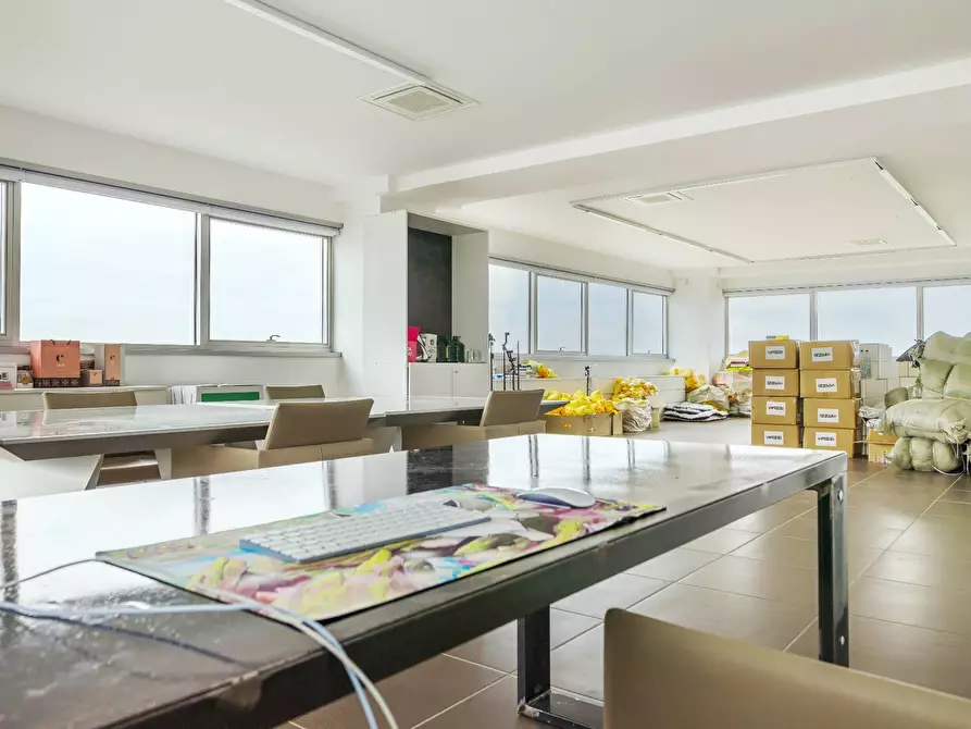 Immagine 53 di Ufficio in vendita  in via chemnitz 5/3 a Prato