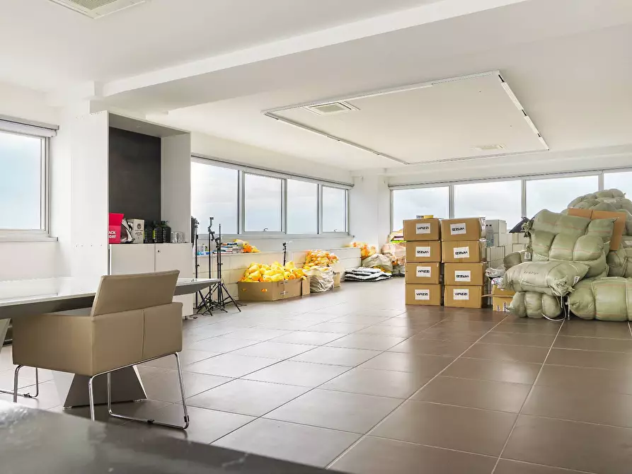 Immagine 54 di Ufficio in vendita  in via chemnitz 5/3 a Prato