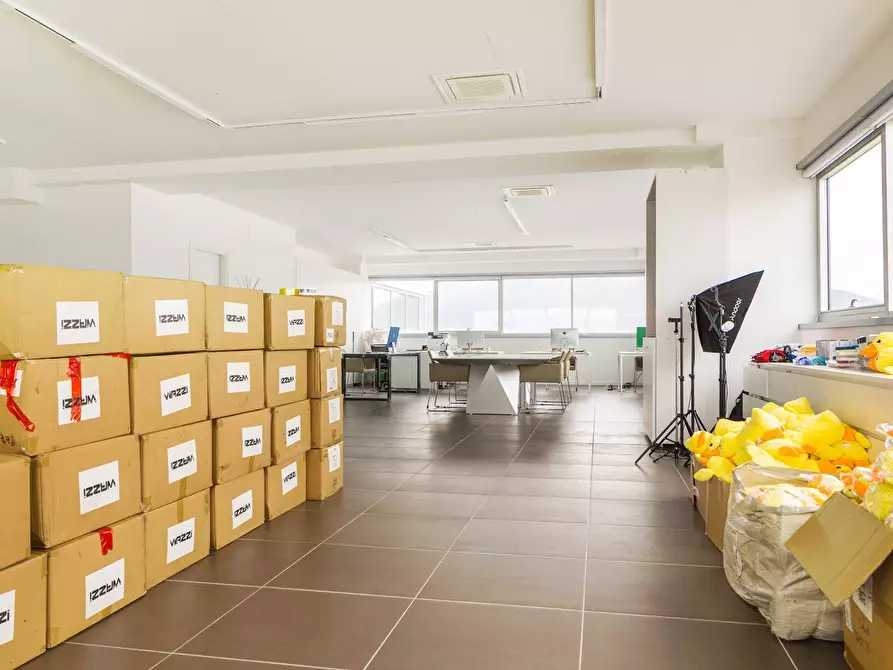 Immagine 56 di Ufficio in vendita  in via chemnitz 5/3 a Prato