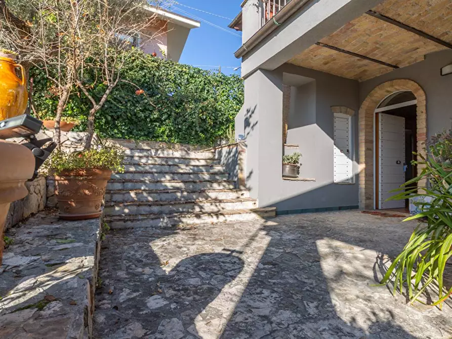 Immagine 1 di Villa in vendita  in C.DA CASTELVECCHIO 4 a Francavilla Al Mare