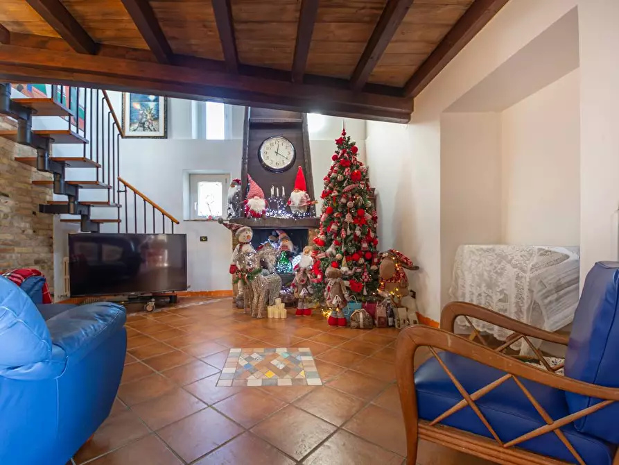 Immagine 24 di Villa in vendita  in C.DA CASTELVECCHIO 4 a Francavilla Al Mare