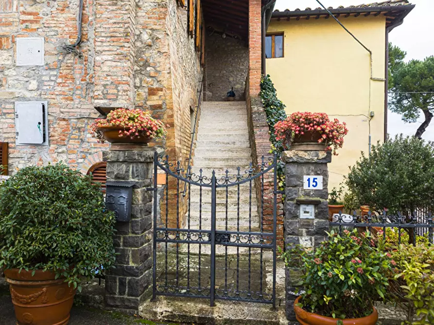 Immagine 1 di Casa indipendente in vendita  in Strada di casa al bosco 9 a Siena