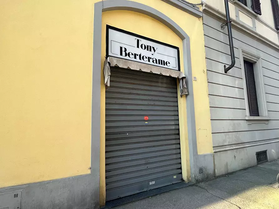 Immagine 4 di Locale commerciale in vendita  in via galliano 19 rosso a Firenze