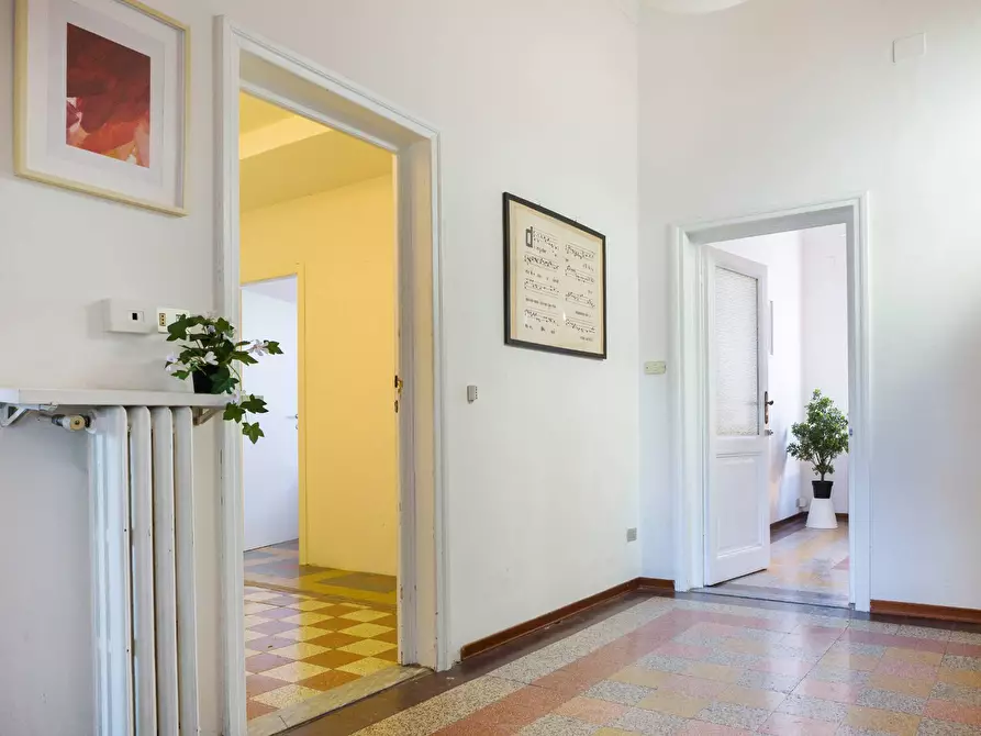 Immagine 21 di Appartamento in vendita  in piazza puccini 20 a Firenze