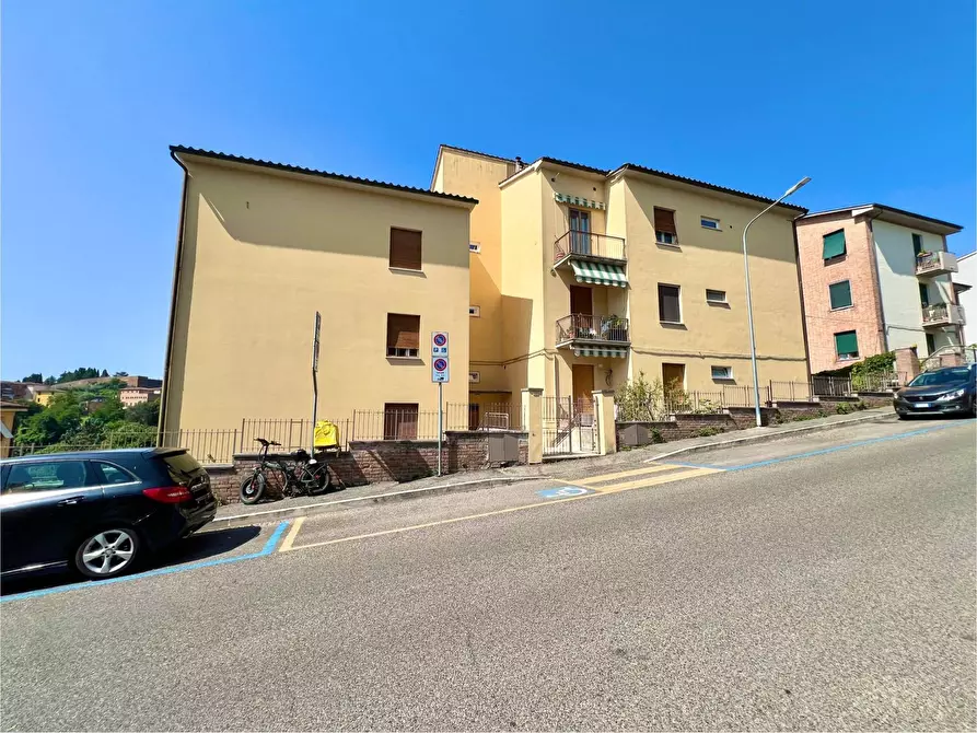Immagine 32 di Appartamento in vendita  in via duccio di boninsegna a Siena