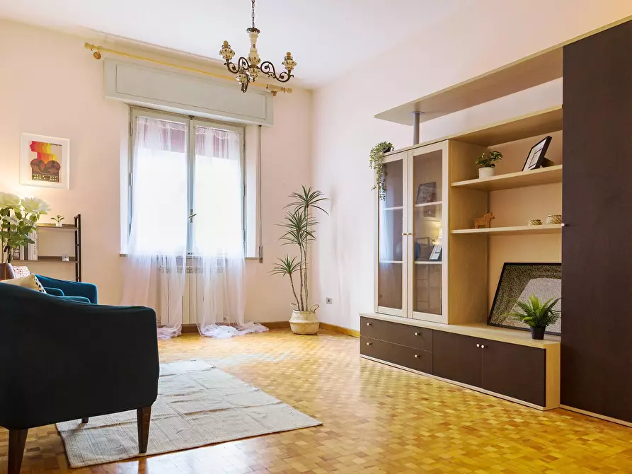 Immagine 4 di Appartamento in vendita  in VIA MARTIRI DI SCALVAIA 5 a Siena