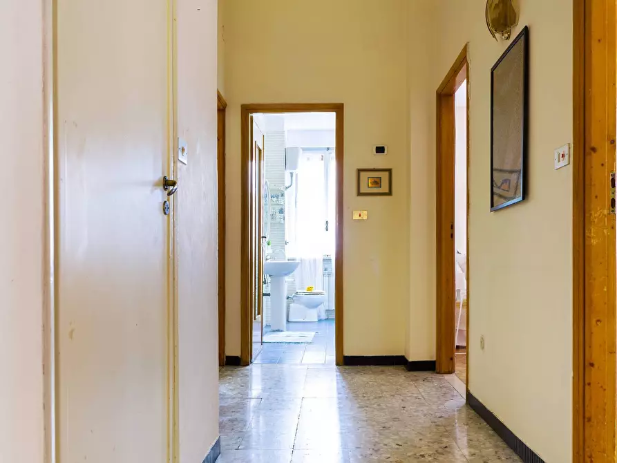 Immagine 8 di Appartamento in vendita  in VIA MARTIRI DI SCALVAIA 5 a Siena