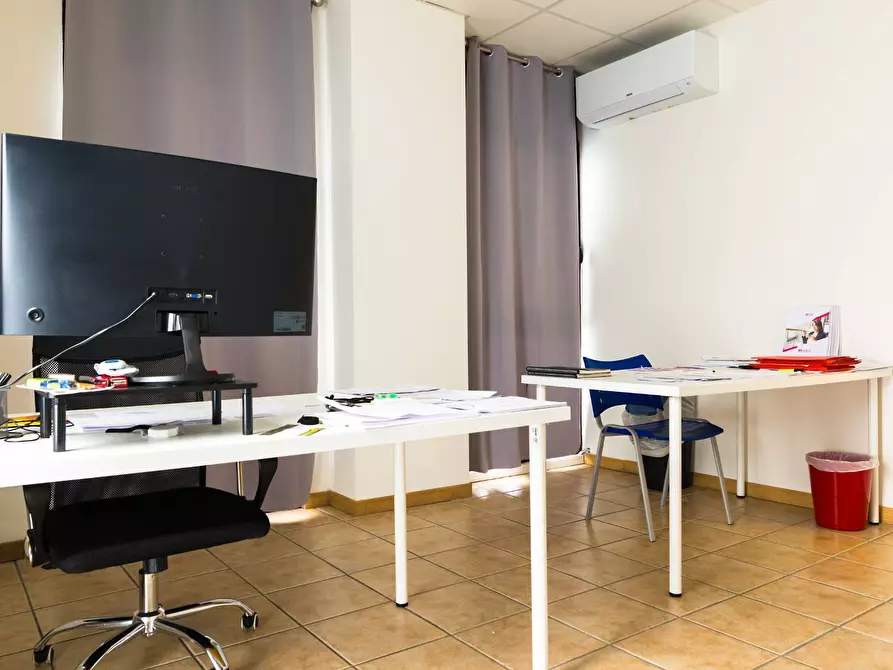 Immagine 9 di Ufficio in vendita  in via della pace 15 a Siena