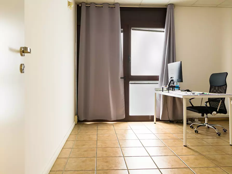 Immagine 11 di Ufficio in vendita  in via della pace 15 a Siena