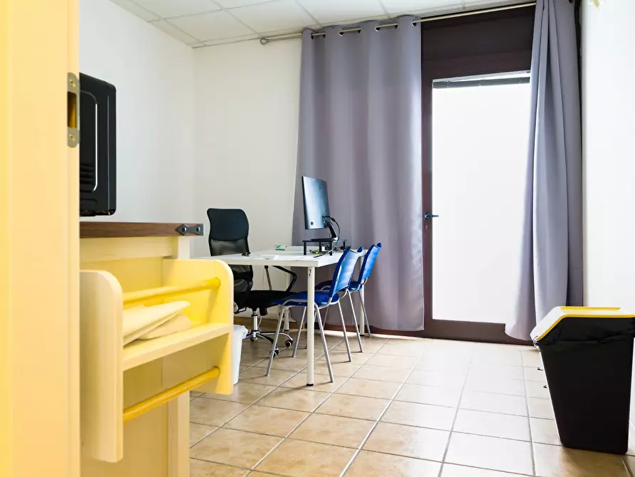 Immagine 14 di Ufficio in vendita  in via della pace 15 a Siena