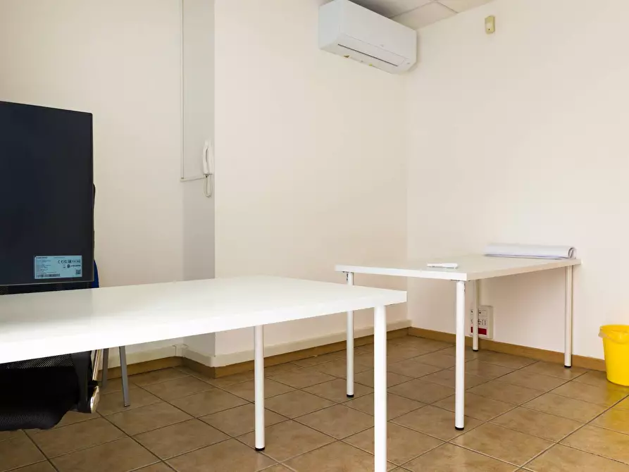 Immagine 20 di Ufficio in vendita  in via della pace 15 a Siena