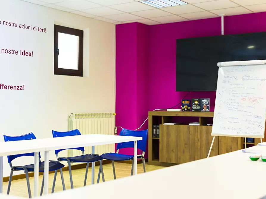 Immagine 24 di Ufficio in vendita  in via della pace 15 a Siena