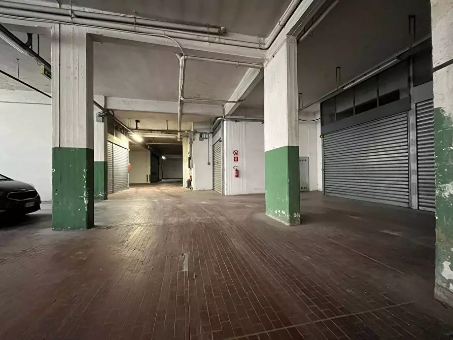 Immagine 4 di Box auto in vendita  in Via Della Villa Demidoff 6 a Firenze