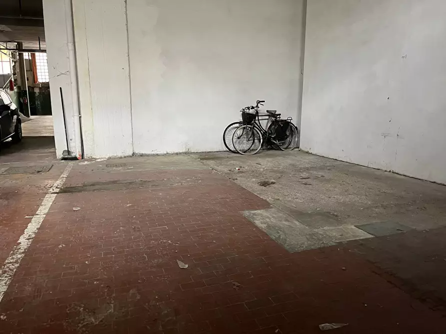 Immagine 5 di Box auto in vendita  in Via Della Villa Demidoff 6 a Firenze