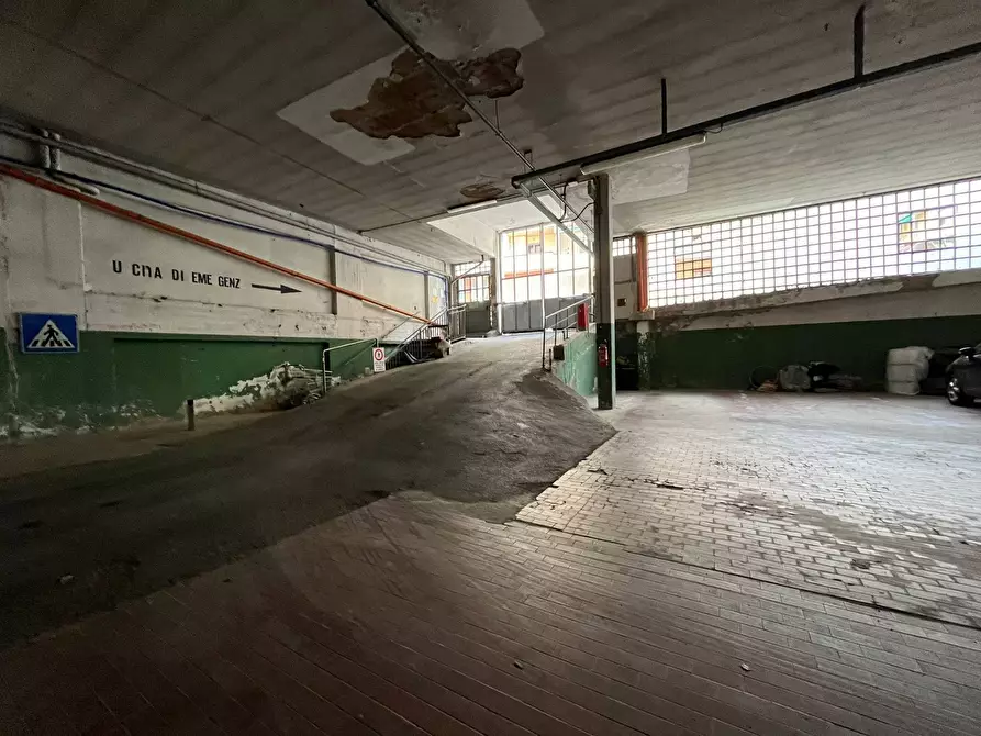 Immagine 11 di Box auto in vendita  in Via Della Villa Demidoff 6 a Firenze