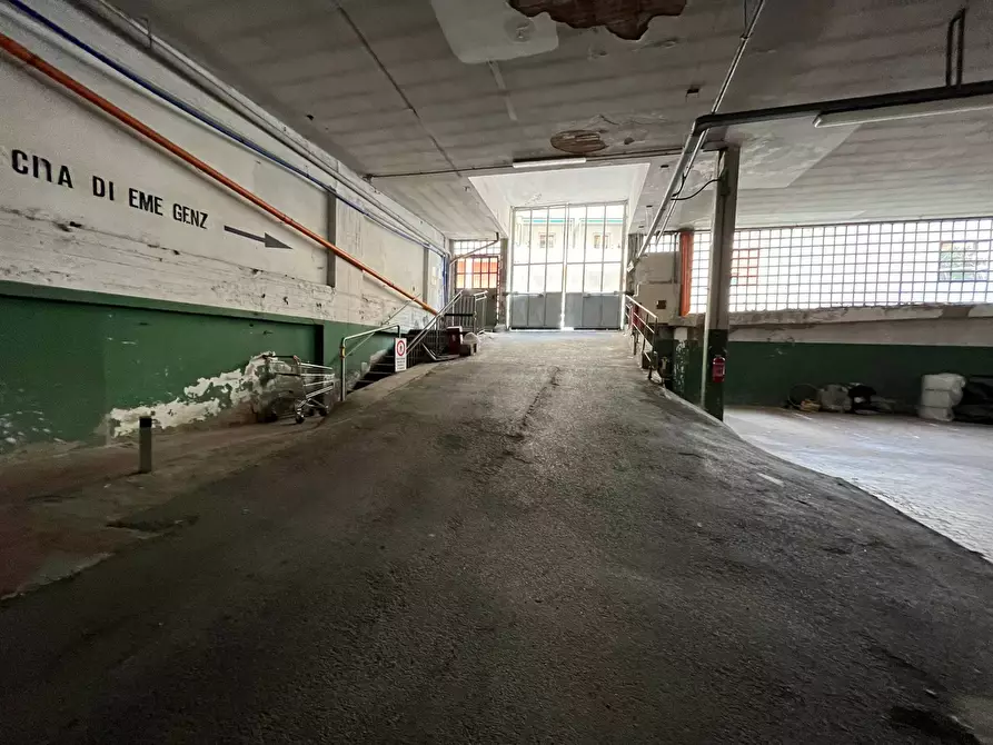 Immagine 19 di Box auto in vendita  in Via Della Villa Demidoff 6 a Firenze