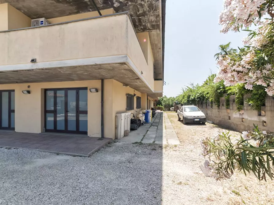 Immagine 34 di Appartamento in vendita  in C.DA SAN SILVESTRO 49 a Silvi