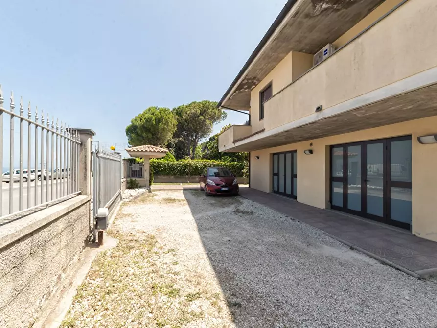 Immagine 37 di Appartamento in vendita  in C.DA SAN SILVESTRO 49 a Silvi