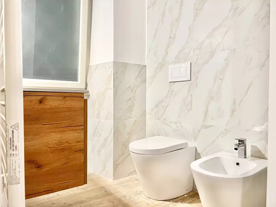 Immagine 18 di Appartamento in vendita  in via del porrione 74 a Siena