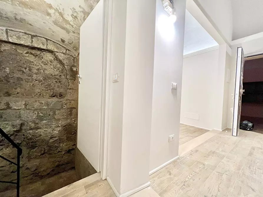 Immagine 19 di Appartamento in vendita  in via del porrione 74 a Siena