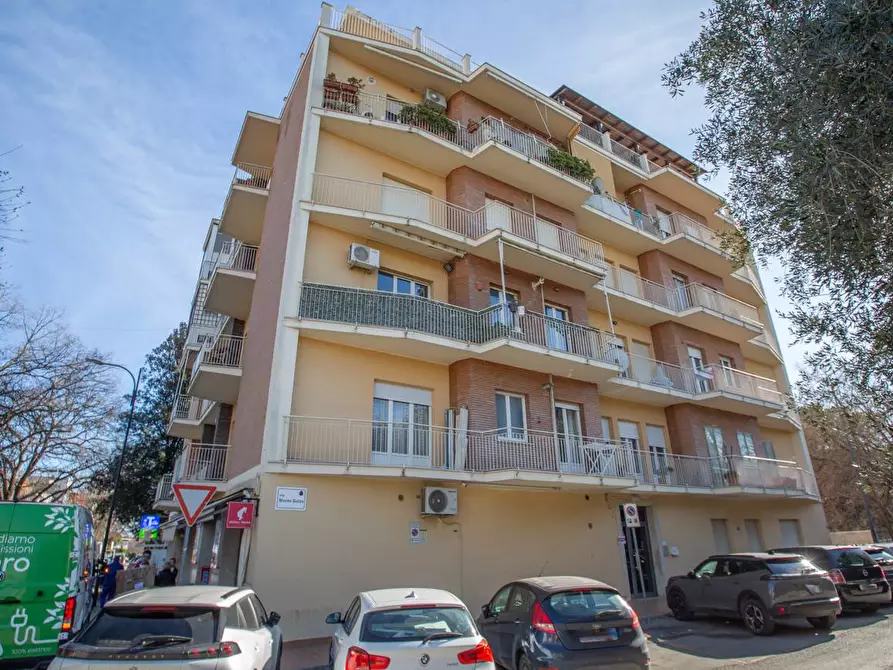 Immagine 2 di Appartamento in vendita  in Via Monte Bolza 1 a Pescara