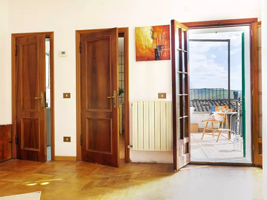 Immagine 2 di Appartamento in vendita  in via principale 204 a Siena