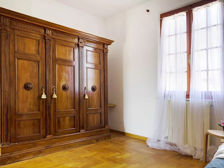 Immagine 19 di Appartamento in vendita  in via principale 204 a Siena