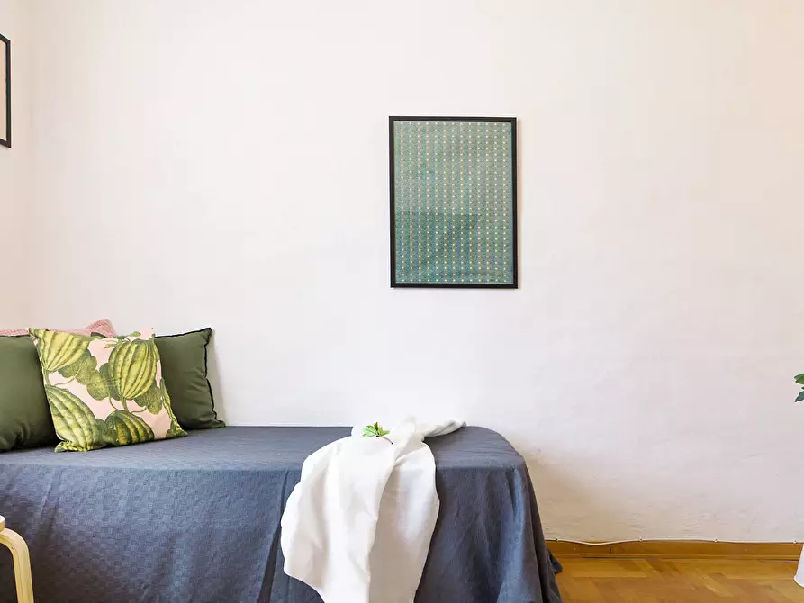 Immagine 17 di Appartamento in vendita  in via principale 204 a Siena