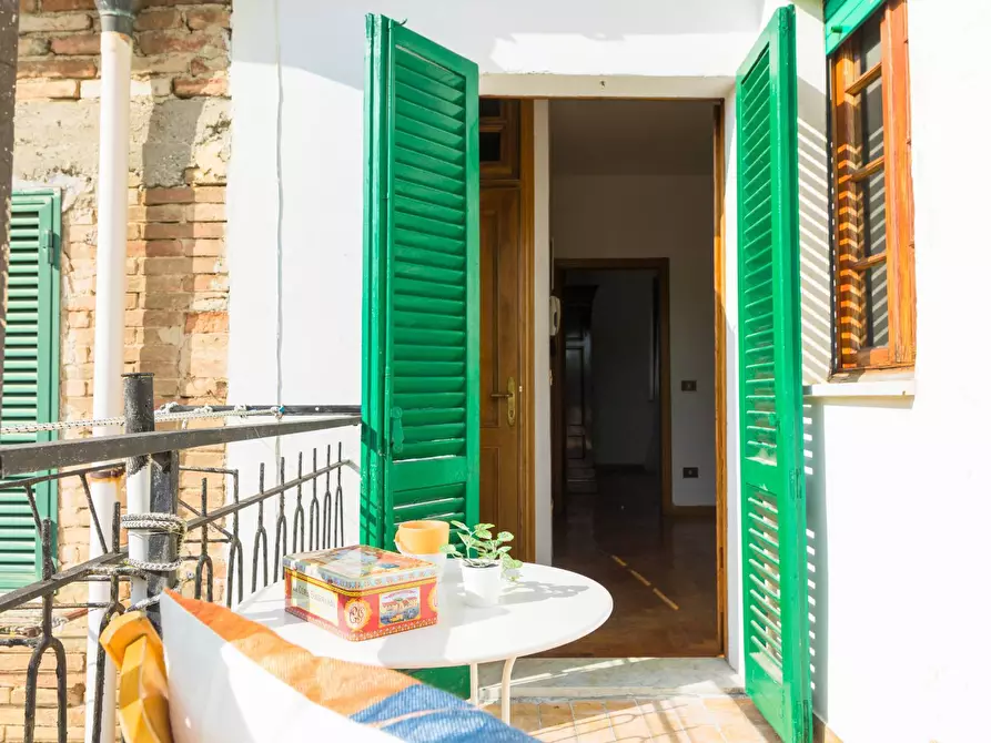 Immagine 1 di Appartamento in vendita  in via principale 204 a Siena