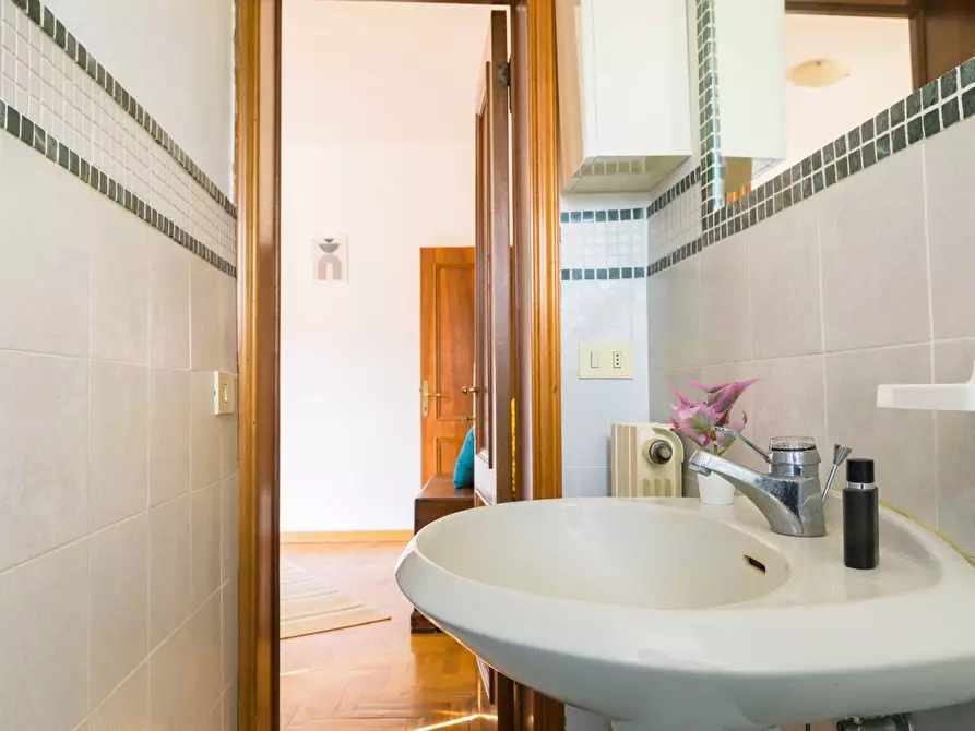 Immagine 26 di Appartamento in vendita  in via principale 204 a Siena