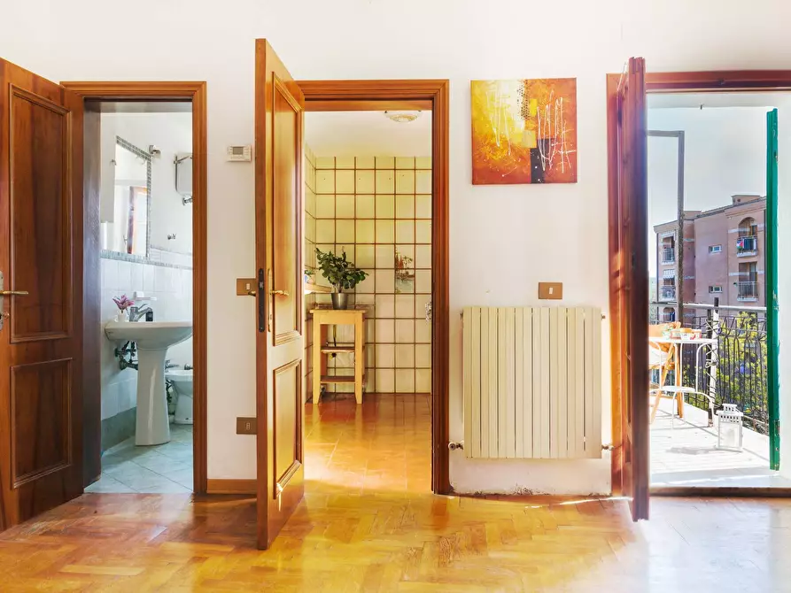 Immagine 6 di Appartamento in vendita  in via principale 204 a Siena