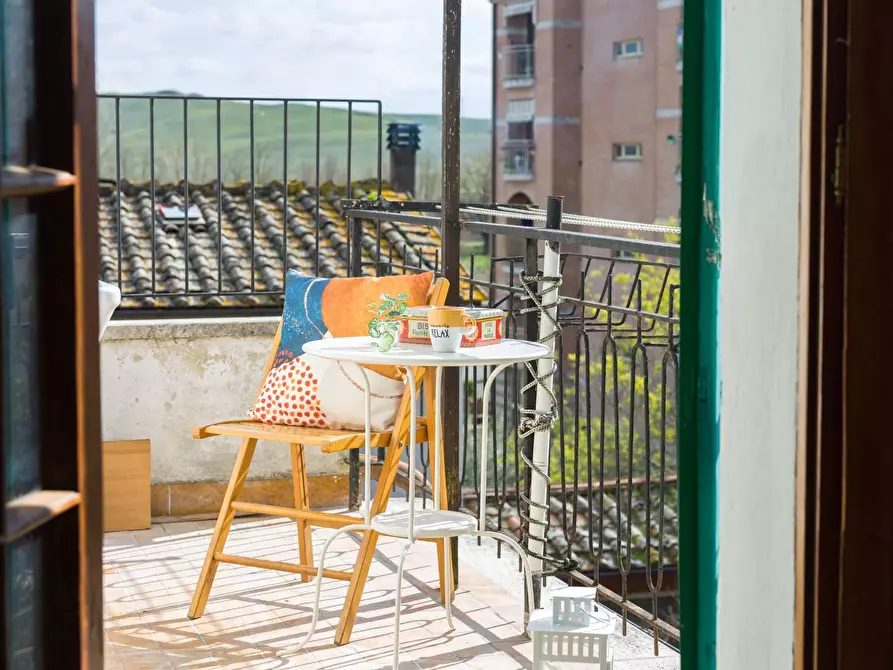 Immagine 4 di Appartamento in vendita  in via principale 204 a Siena