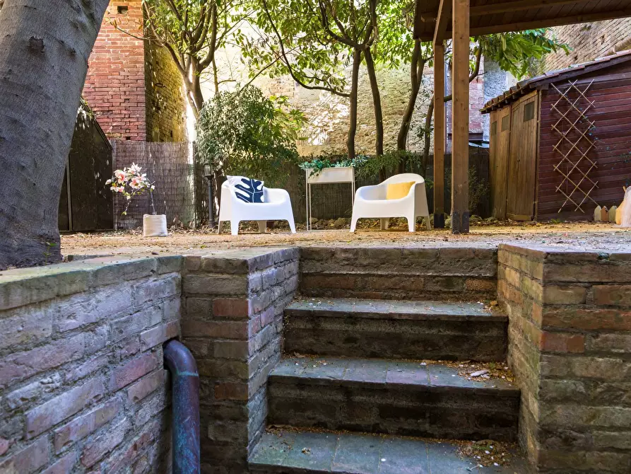Immagine 9 di Casa indipendente in vendita  in vicolo del sambuco 16 a Siena