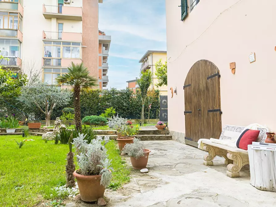 Immagine 66 di Villa in vendita  in Via Del Palazzo Dei Diavoli 67 a Firenze