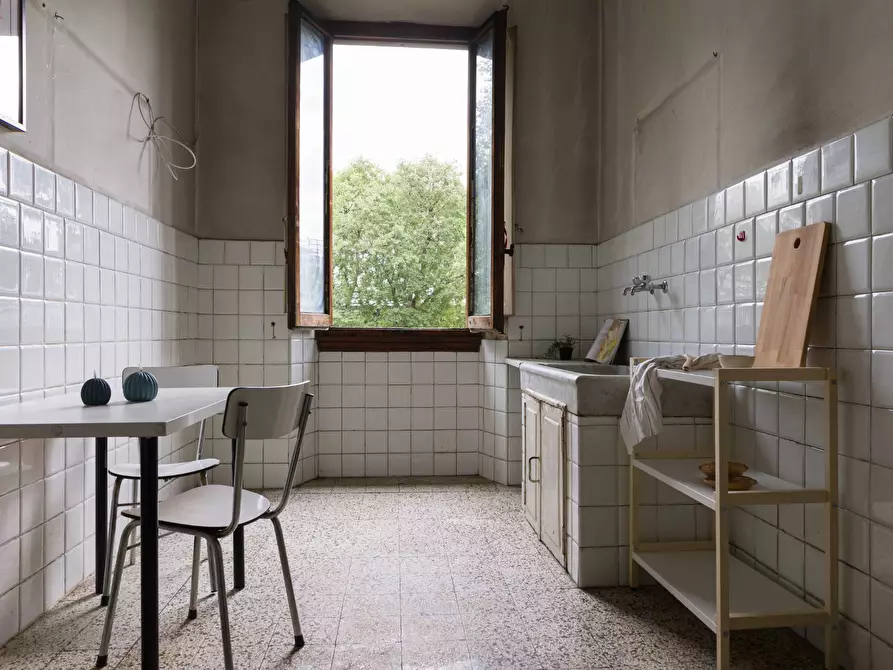 Immagine 15 di Appartamento in vendita  in viale redi 1 a Firenze