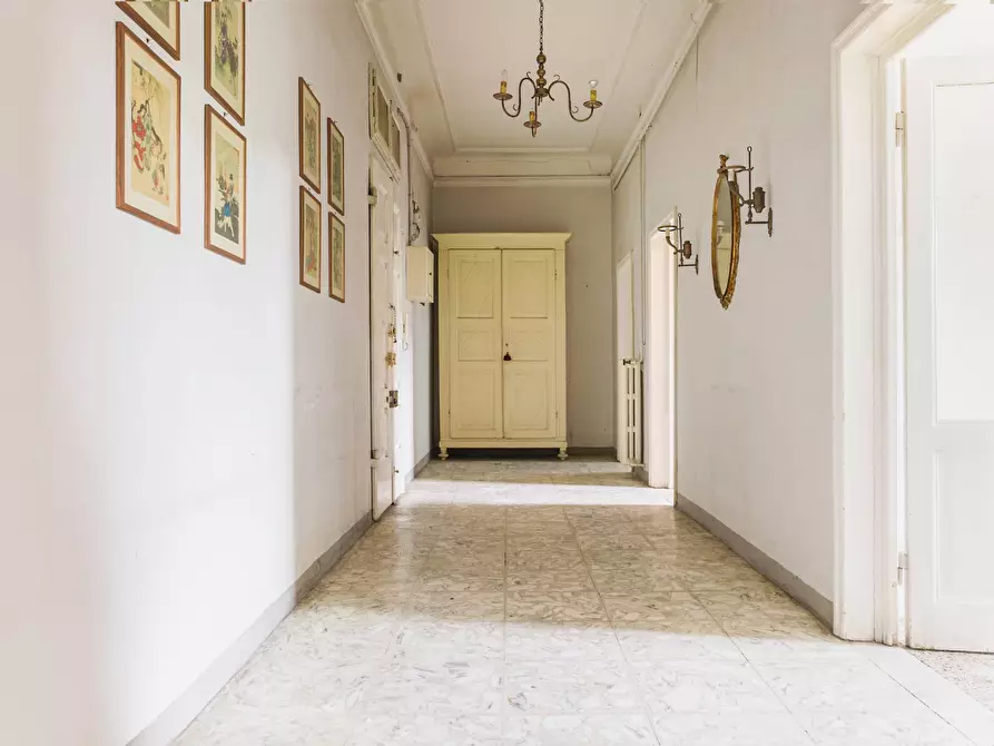 Immagine 18 di Appartamento in vendita  in viale redi 1 a Firenze
